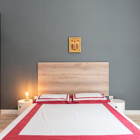 J-Appartment Toledo Napoli Bagian luar foto