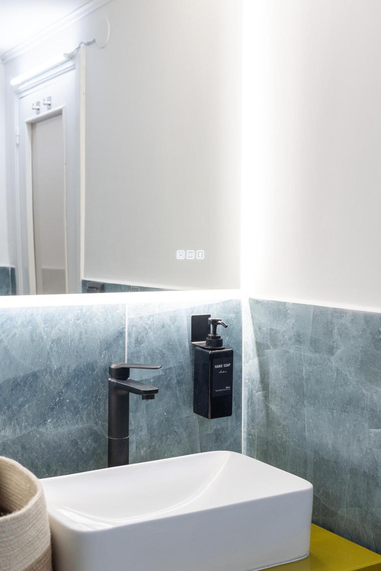 J-Appartment Toledo Napoli Bagian luar foto
