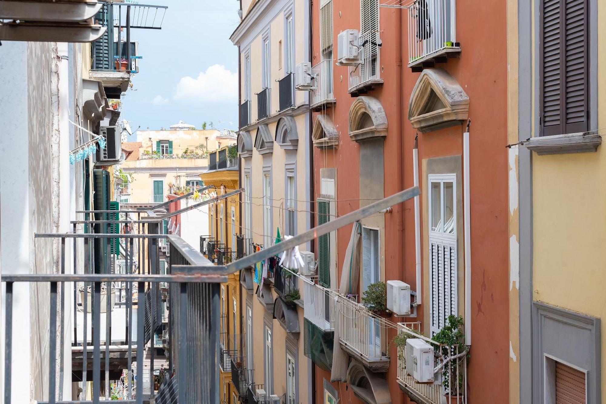 J-Appartment Toledo Napoli Bagian luar foto